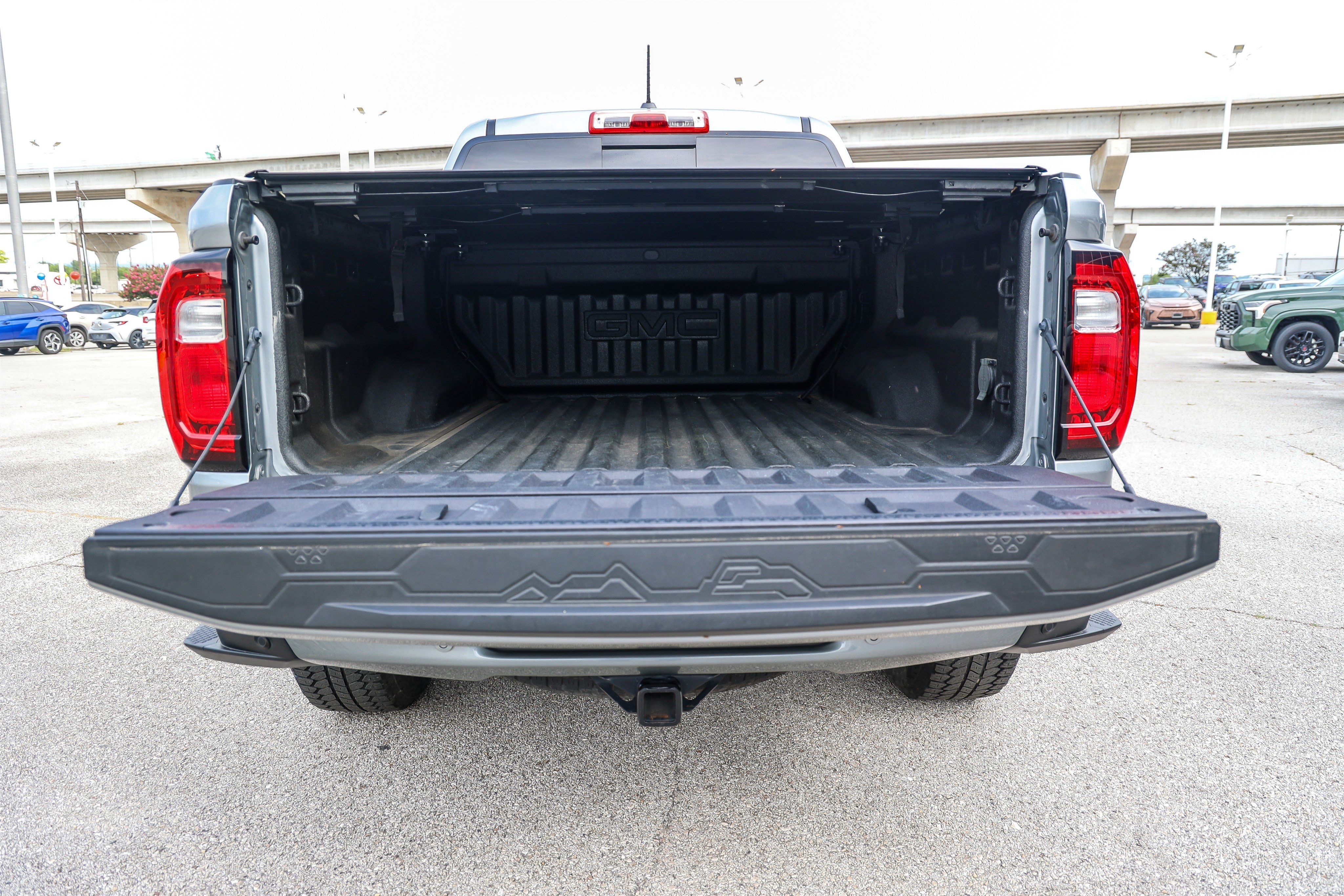 Used 2023 GMC Canyon AT4 w/ AT4 Premium Package AWD/4WD image 12