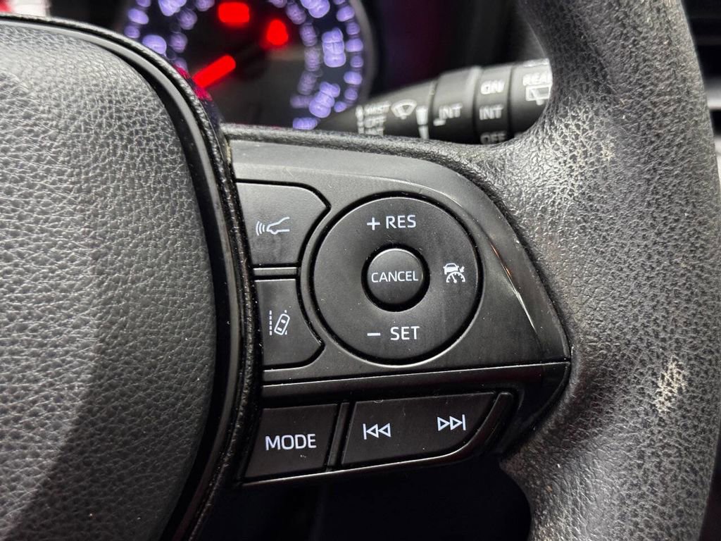 Used 2019 Toyota RAV4 XLE image 29