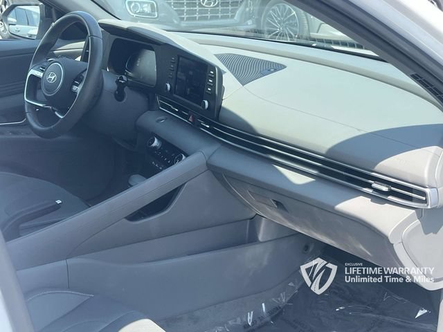 Certified 2025 Hyundai Elantra Sport FWD image 26