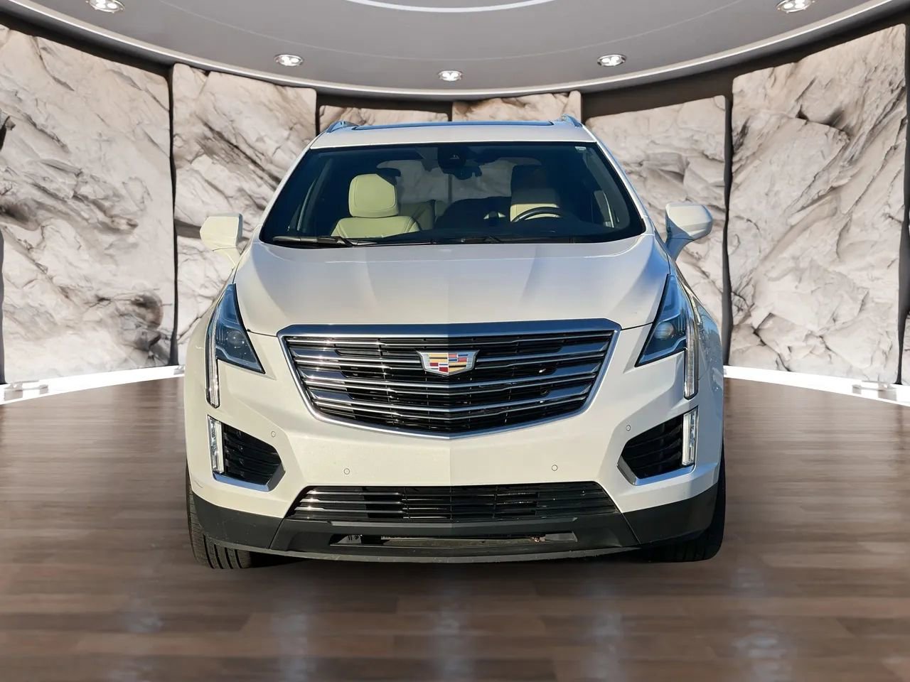 Used 2017 Cadillac XT5 Premium Luxury image 2