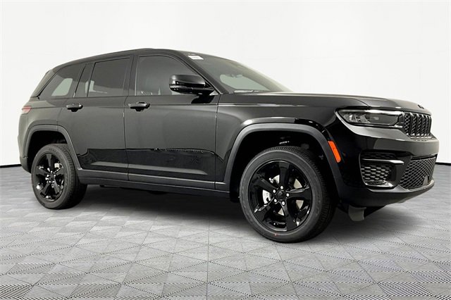 New 2025 Jeep Grand Cherokee Altitude image 3