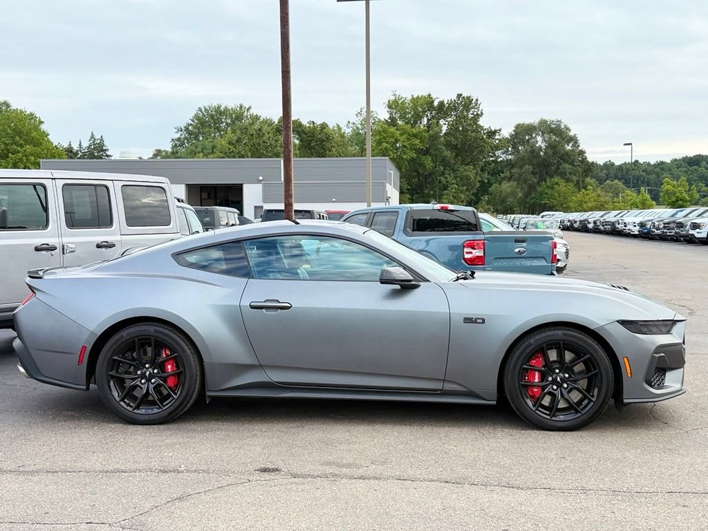Used 2025 Ford Mustang GT Premium RWD image 33