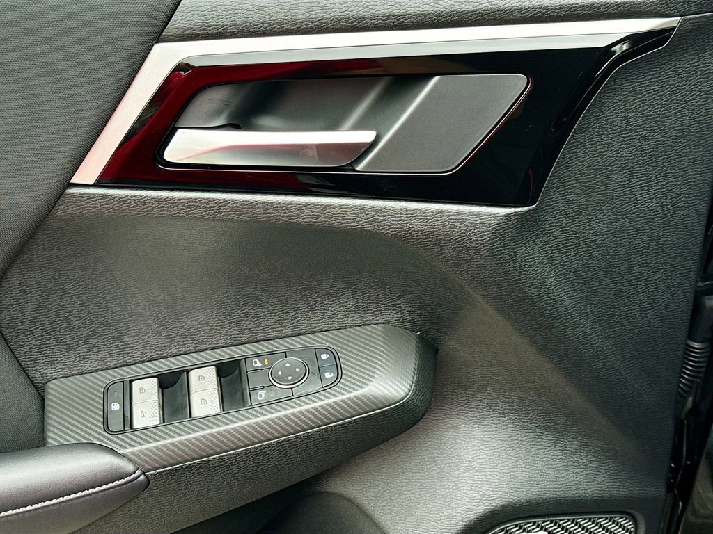 New 2025 Mitsubishi Outlander ES image 18