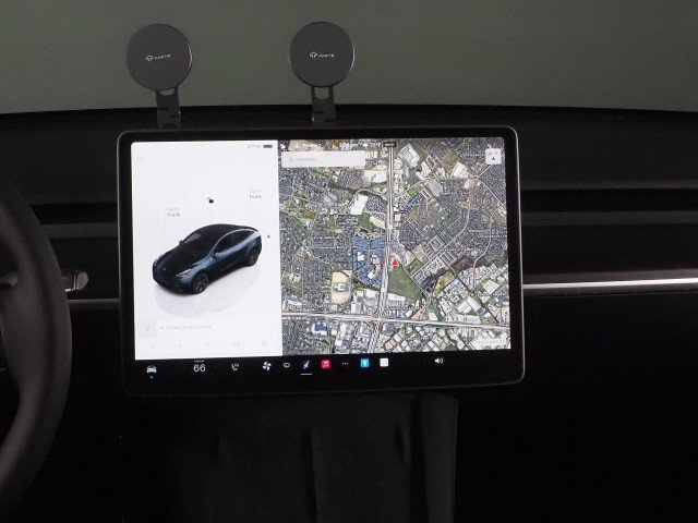 Used 2025 Tesla Model Y AWD image 23