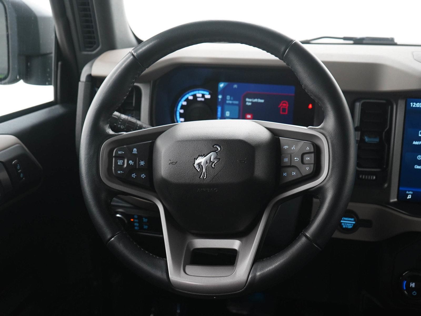 Used 2024 Ford Bronco Wildtrak image 16