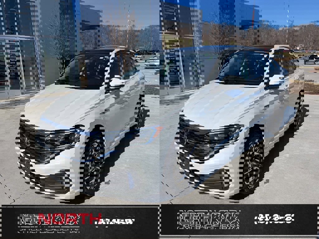 Used 2024 Volkswagen Jetta SEL image 1