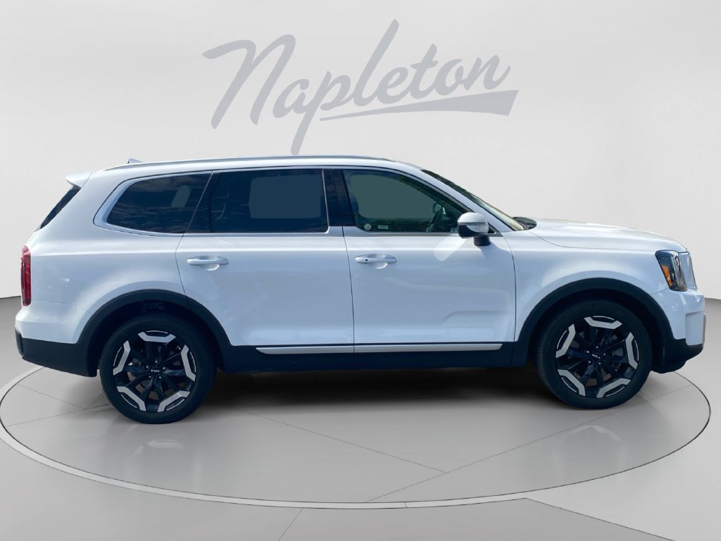 Used 2025 Kia Telluride S FWD image 7