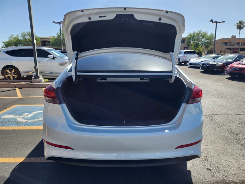 Used 2018 Hyundai Elantra SEL FWD image 11