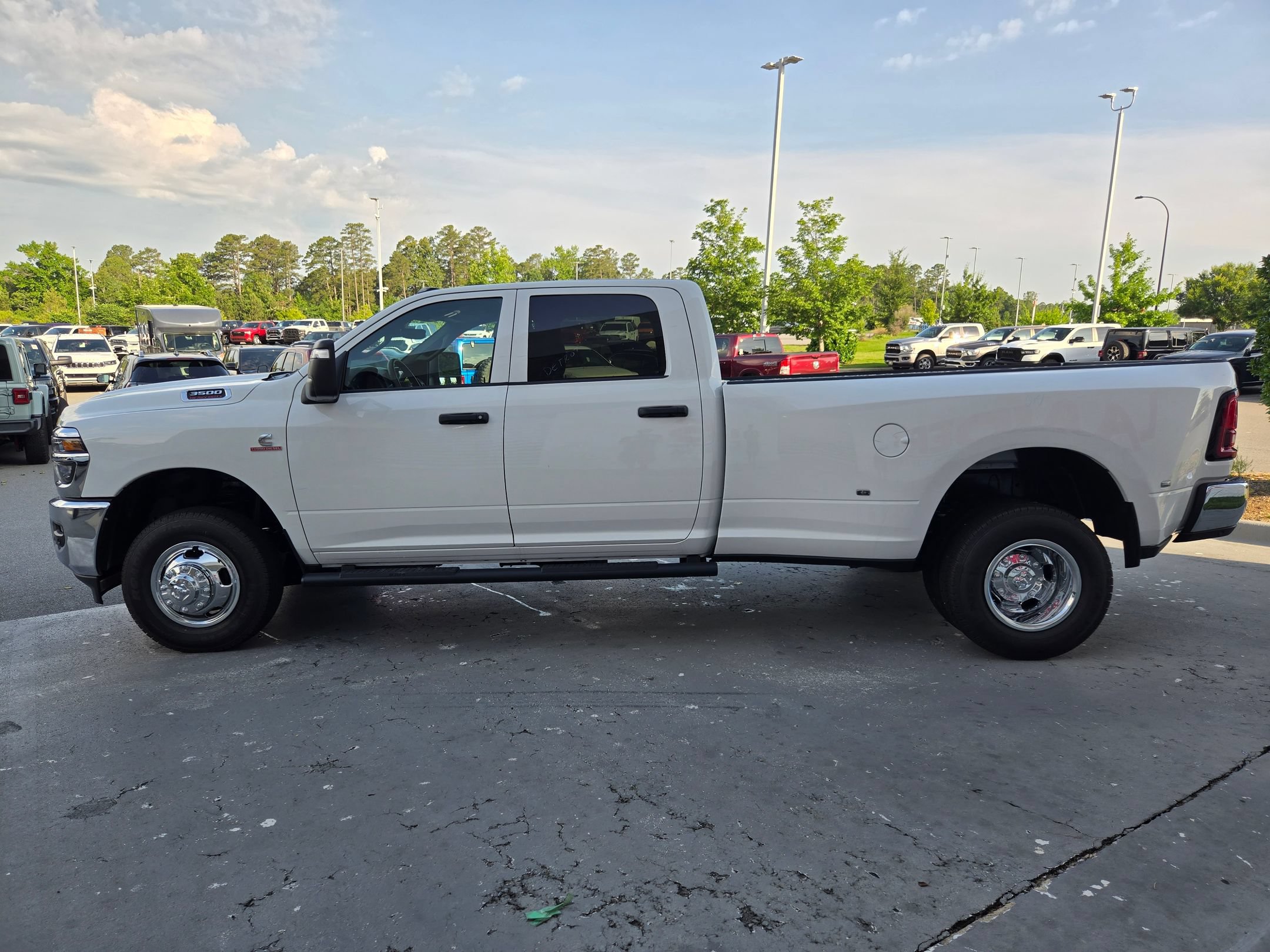 New 2026 RAM 3500 Tradesman AWD/4WD image 4