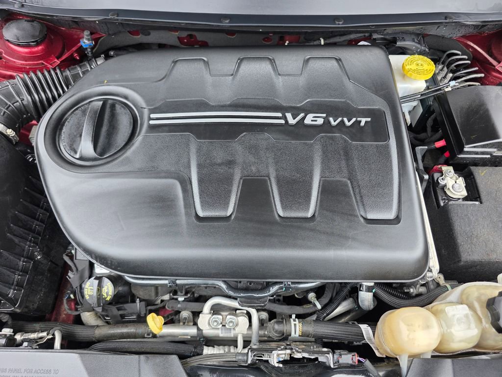 Used 2019 Jeep Cherokee Latitude Plus w/ Cold Weather Group image 10