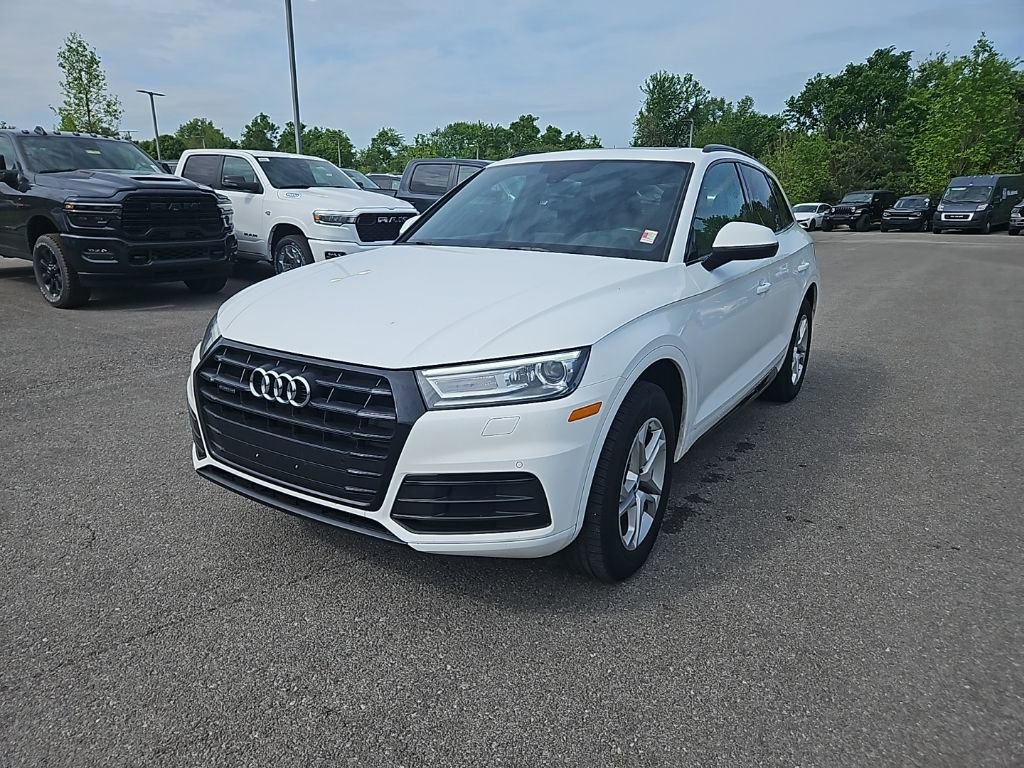 Used 2020 Audi Q5 2.0T Premium w/ Titanium Sport Package image 3