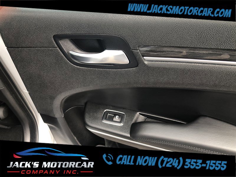 Used 2022 Chrysler 300 Touring w/ Sport Appearance Package image 29