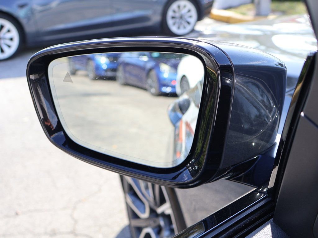 Used 2022 BMW 740i w/ M Sport Package image 45