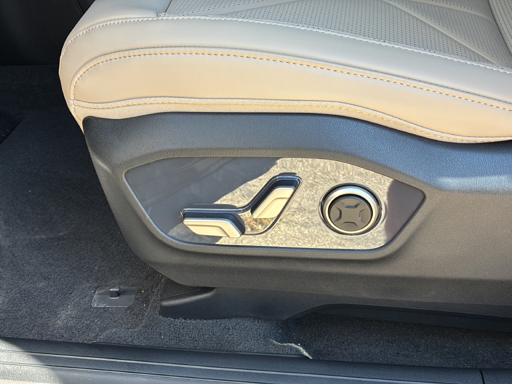 New 2027 Kia Telluride EX FWD image 14