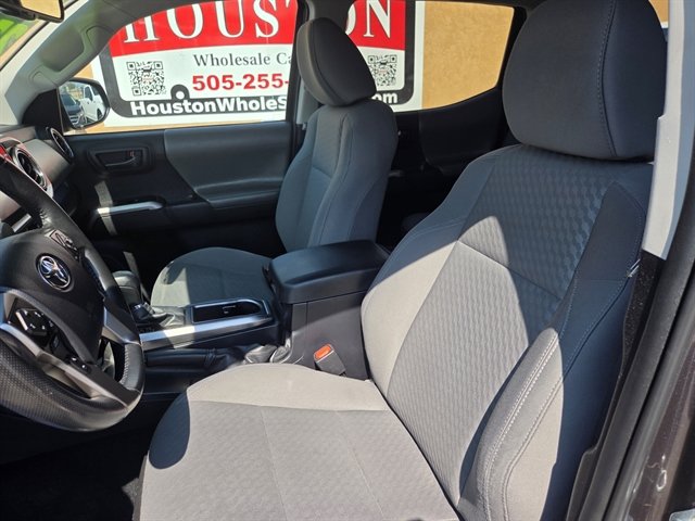 Used 2023 Toyota Tacoma SR5 w/ Technology Package AWD/4WD image 7