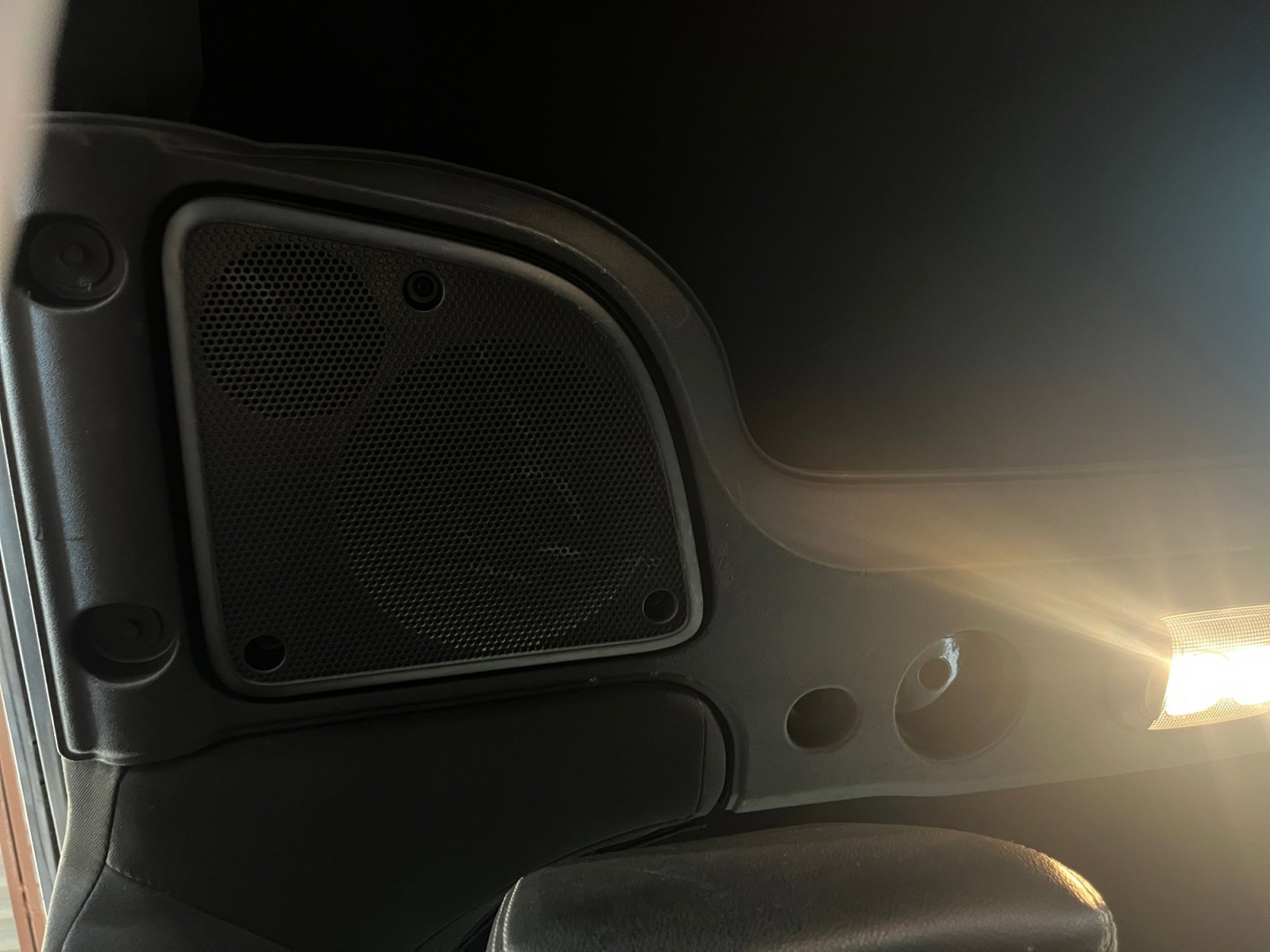 Used 2018 Jeep Wrangler Unlimited Sahara w/ Connectivity Group image 19