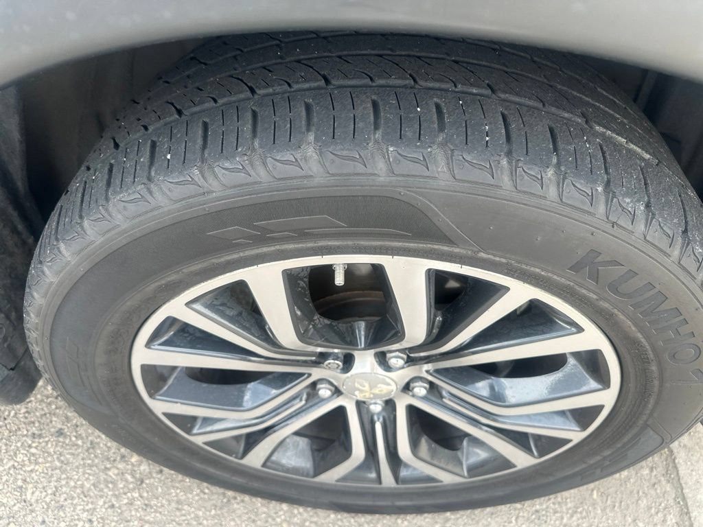 Used 2016 Mitsubishi Outlander SEL AWD/4WD image 3