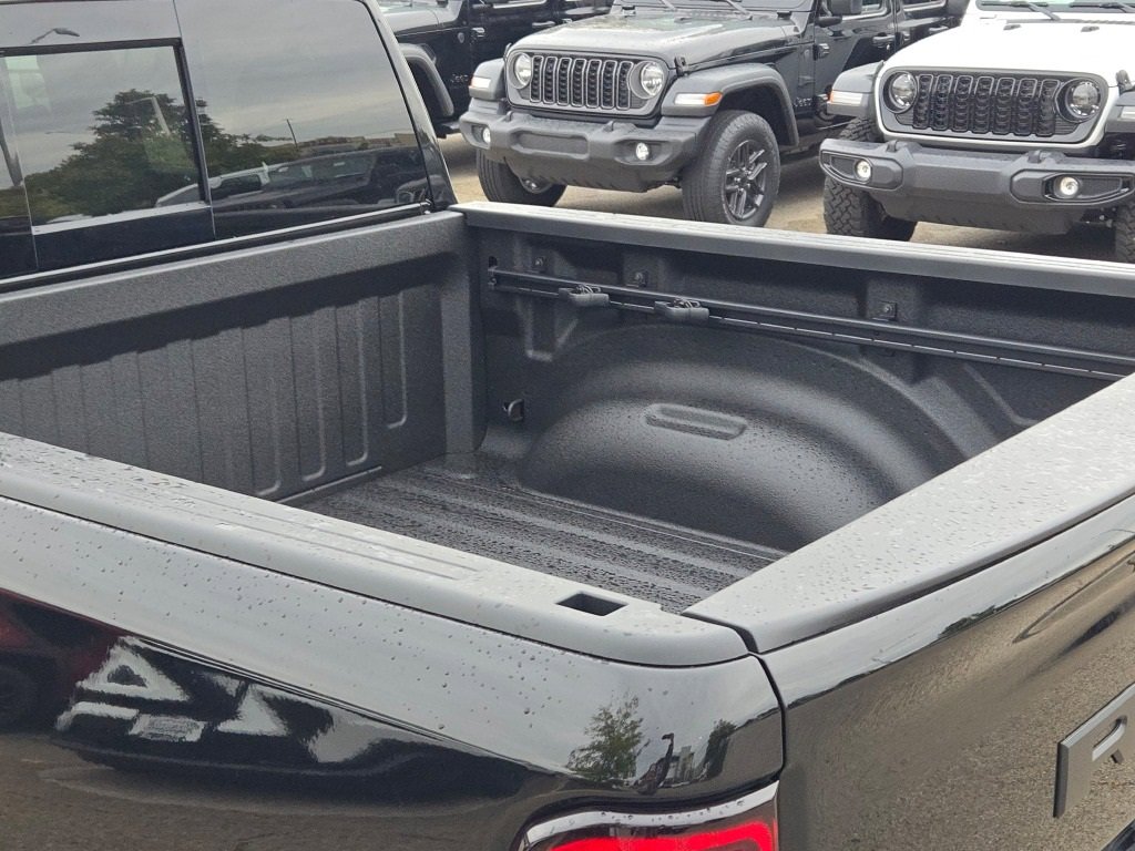 New 2026 RAM 1500 4x4 Crew Cab image 15