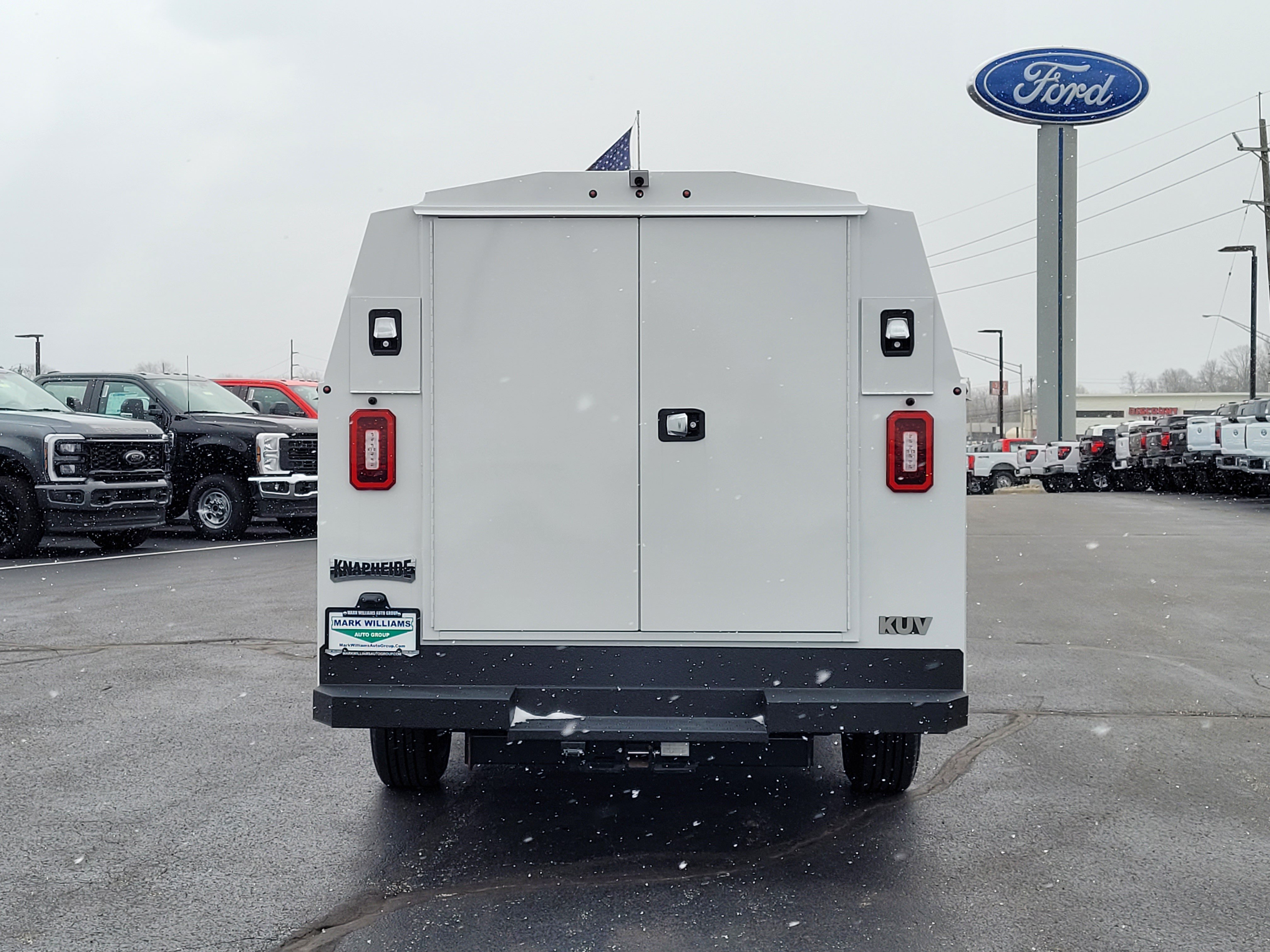 New 2026 Ford E-350 and Econoline 350 Super Duty w/ Power Equipment Group RWD image 5