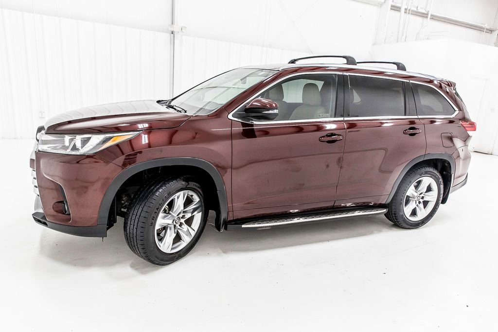 Used 2017 Toyota Highlander Limited FWD image 3