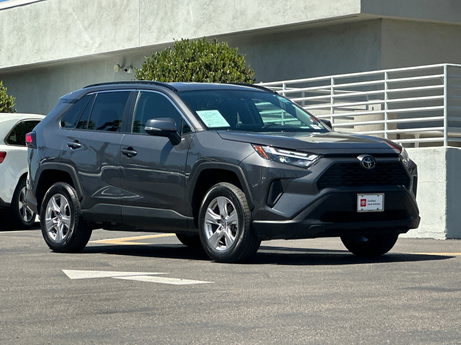 Used 2025 Toyota RAV4 XLE AWD/4WD image 8