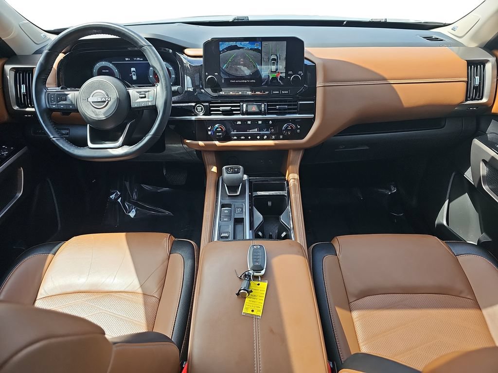 Used 2024 Nissan Pathfinder Platinum FWD image 13