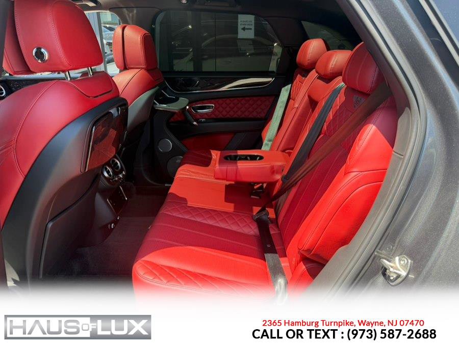 Used 2017 Bentley Bentayga AWD/4WD image 21