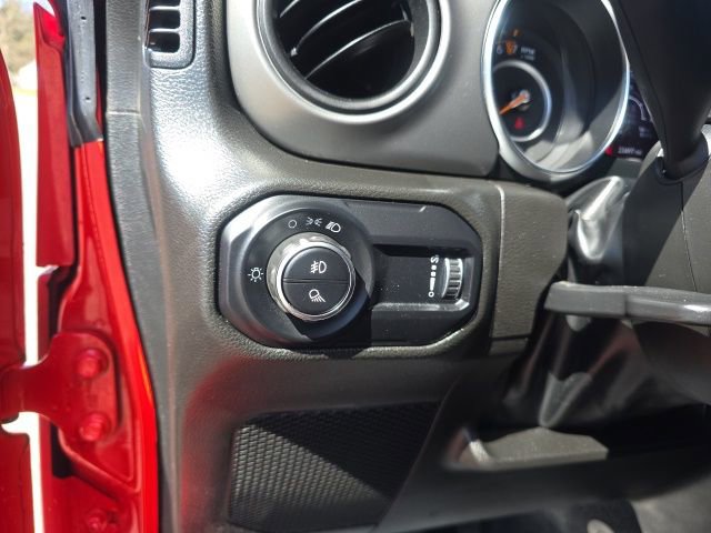 Used 2023 Jeep Gladiator Sport image 10