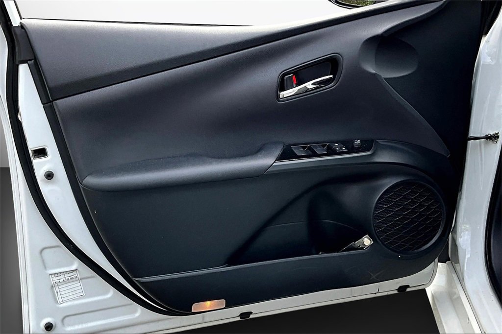 Used 2022 Toyota Prius L Eco image 18