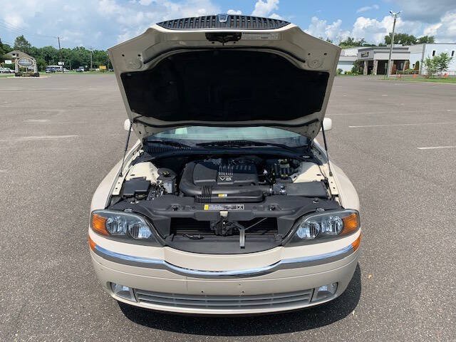 Used 2001 Lincoln LS RWD image 2