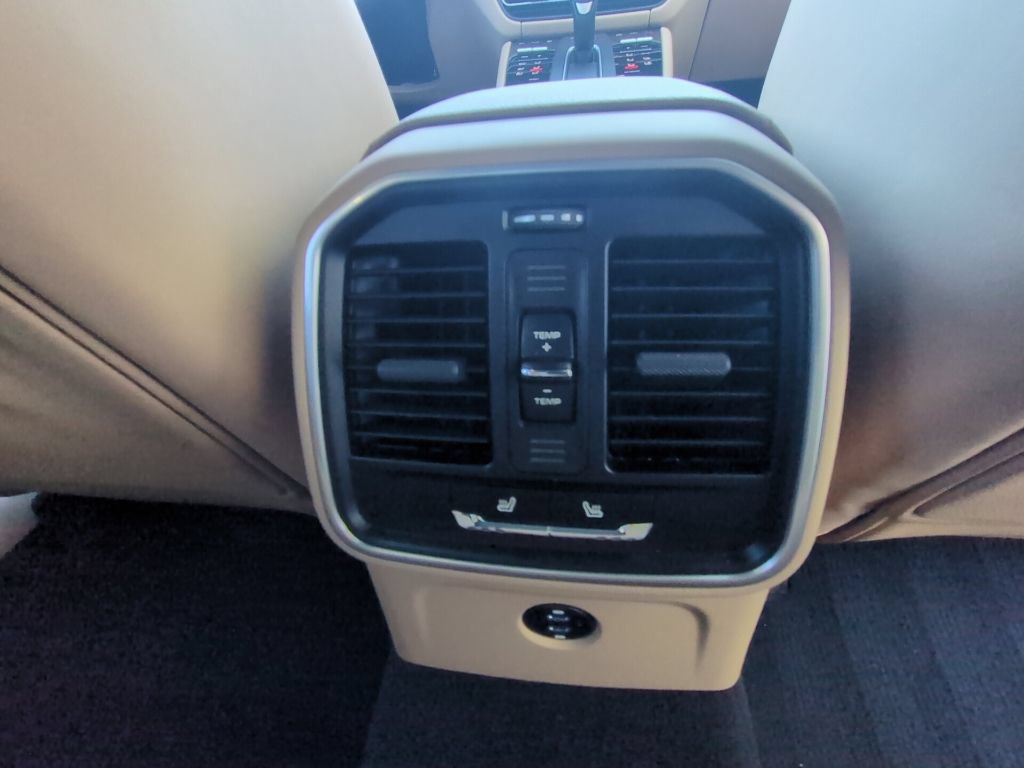 Used 2026 Porsche Macan AWD/4WD image 24