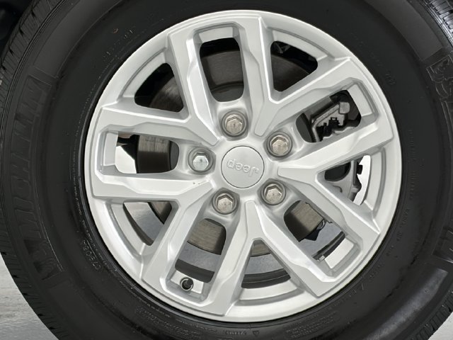 Used 2023 Jeep Wrangler Sport AWD/4WD image 12