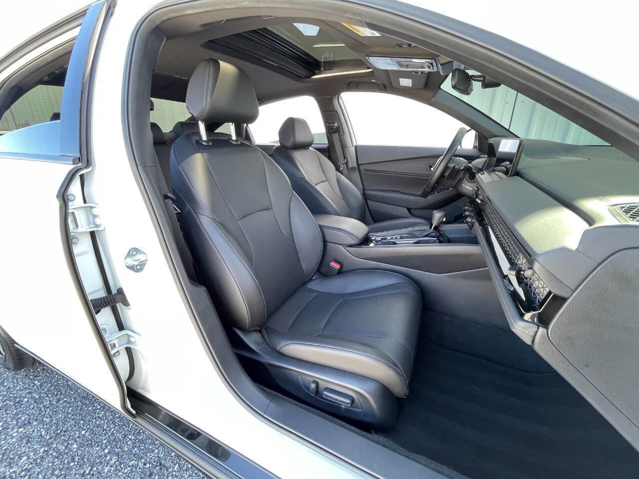 Used 2025 Honda Accord Sport image 25