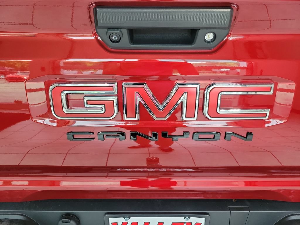 Used 2025 GMC Canyon AT4 w/ Nightfall Edition AWD/4WD image 12
