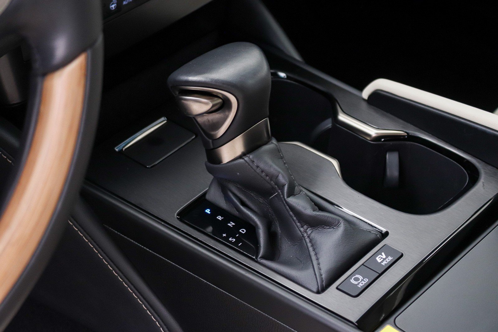 Used 2024 Lexus ES 300h w/ Luxury Package FWD image 24