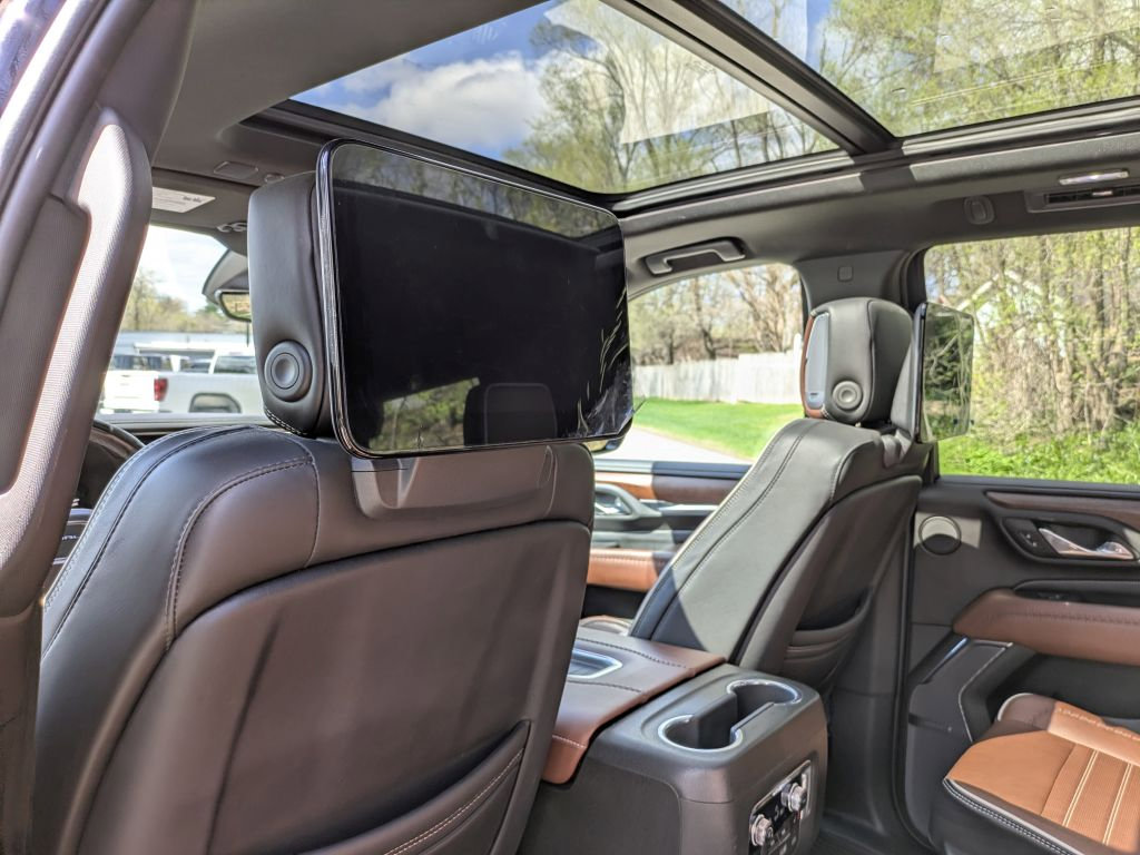 Used 2023 GMC Yukon Denali Ultimate image 31