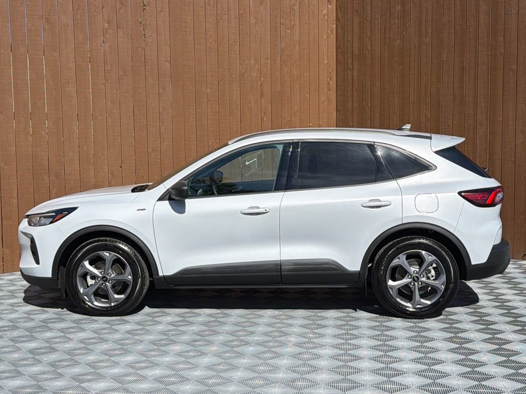 Used 2025 Ford Escape ST-Line w/ Equipment Group 301A image 17