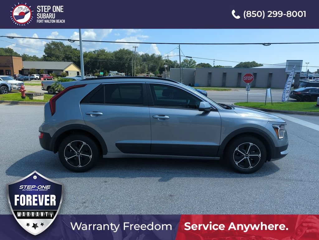 Used 2025 Kia Niro LX FWD image 8