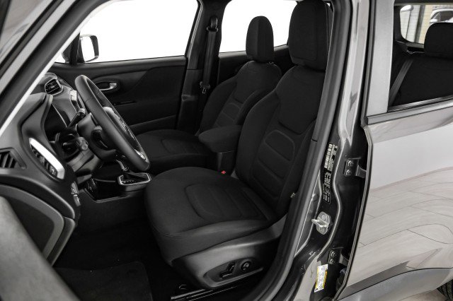 Used 2019 Jeep Renegade Latitude w/ Popular Equipment Group image 29