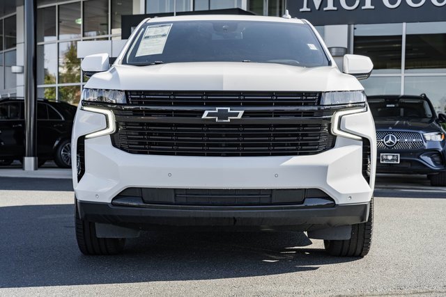 Used 2023 Chevrolet Suburban RST image 2