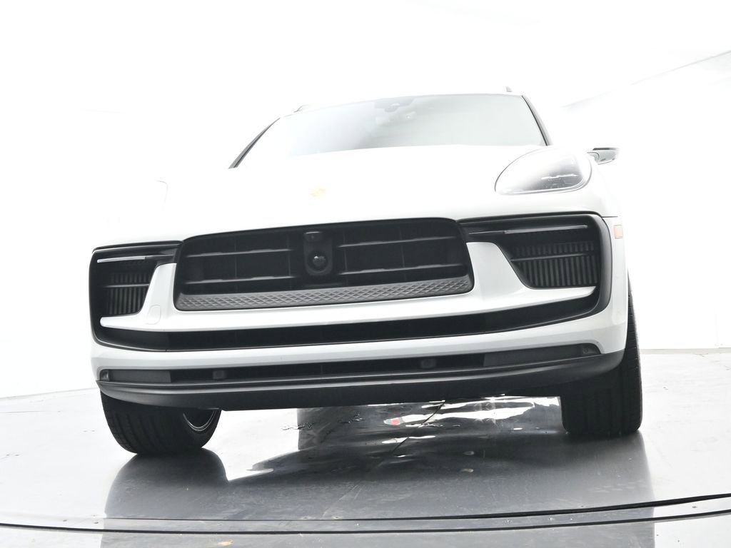 Certified 2023 Porsche Macan S AWD/4WD image 57