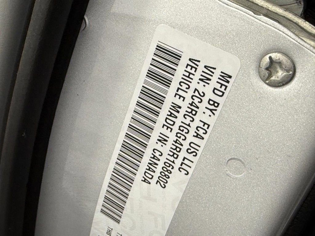 Used 2024 Chrysler Pacifica Limited w/ S Appearance Package image 27