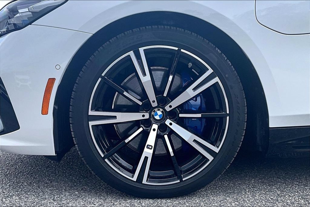 Certified 2026 BMW 550e xDrive AWD/4WD image 32