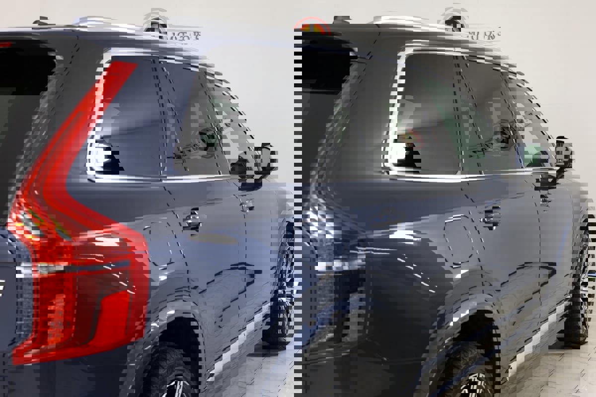 Used 2023 Volvo XC90 T8 Ultimate image 47