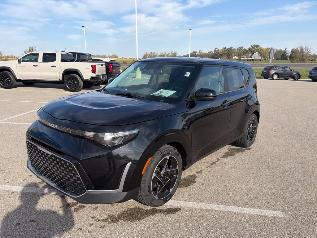 Used 2023 Kia Soul EX FWD image 3