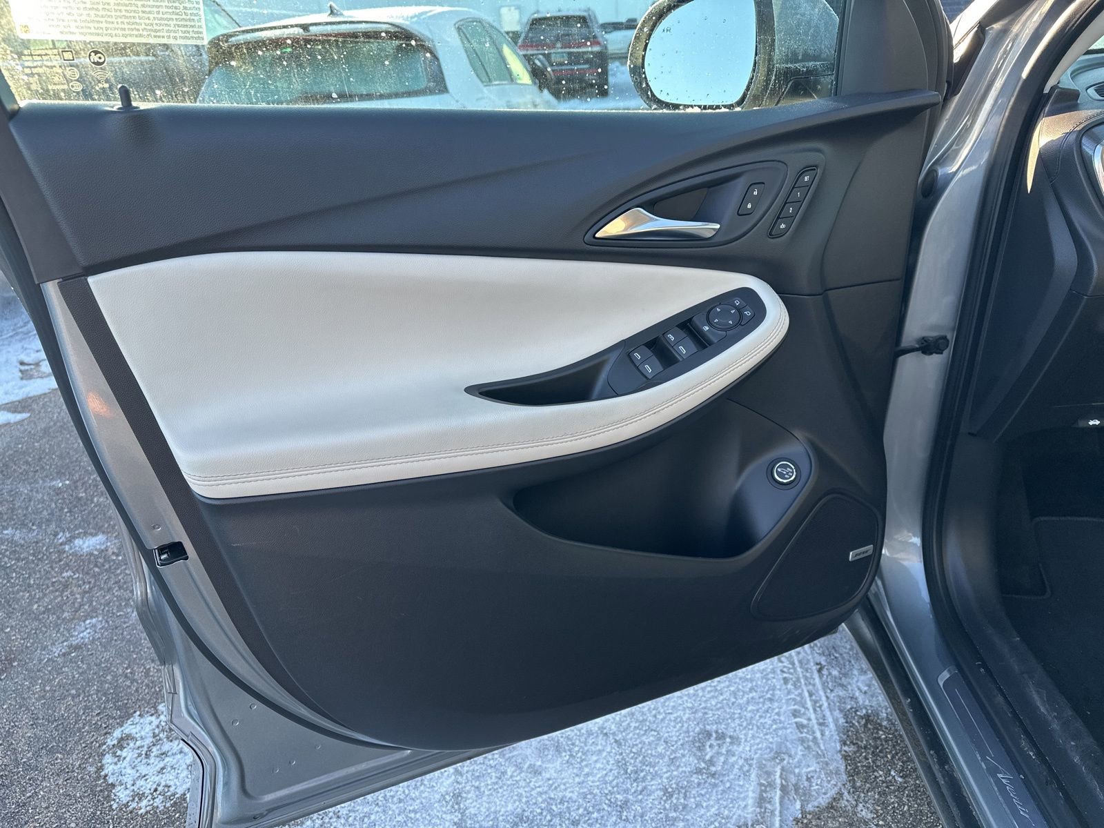 Used 2024 Buick Encore GX Avenir w/ Avenir Convenience Package image 9