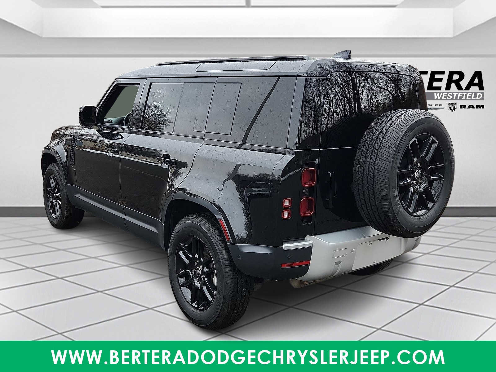 Used 2025 Land Rover Defender 110 S image 3