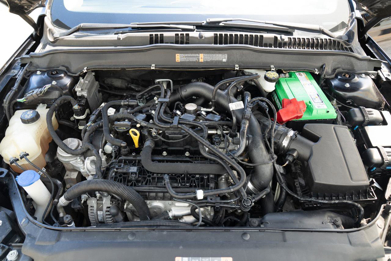 Used 2020 Ford Fusion SEL FWD image 35