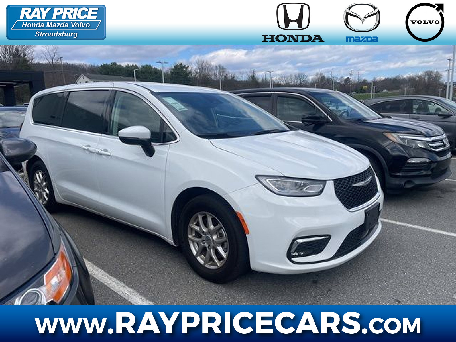 Used 2023 Chrysler Pacifica Touring-L