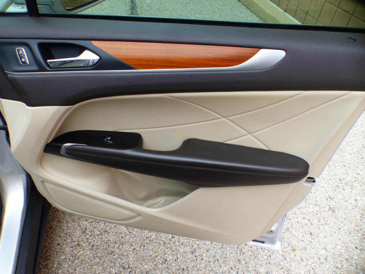 Used 2019 Lincoln MKC Select w/ Select Plus Package image 27